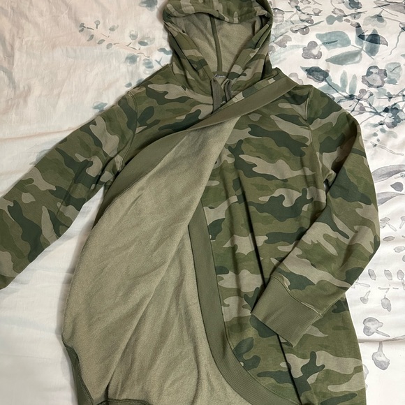 Old Navy breast-feeding hoodie, size medium. Very lightly worn. Maternity. - Picture 2 of 2